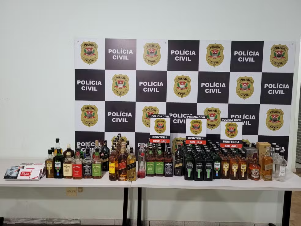 POLÍCIA DESCOBRE DEPÓSITO CLANDESTINO DE BEBIDAS ALCOÓLICAS FALSIFICADAS NO INTERIOR DE SP; DONO FOI PRESO.